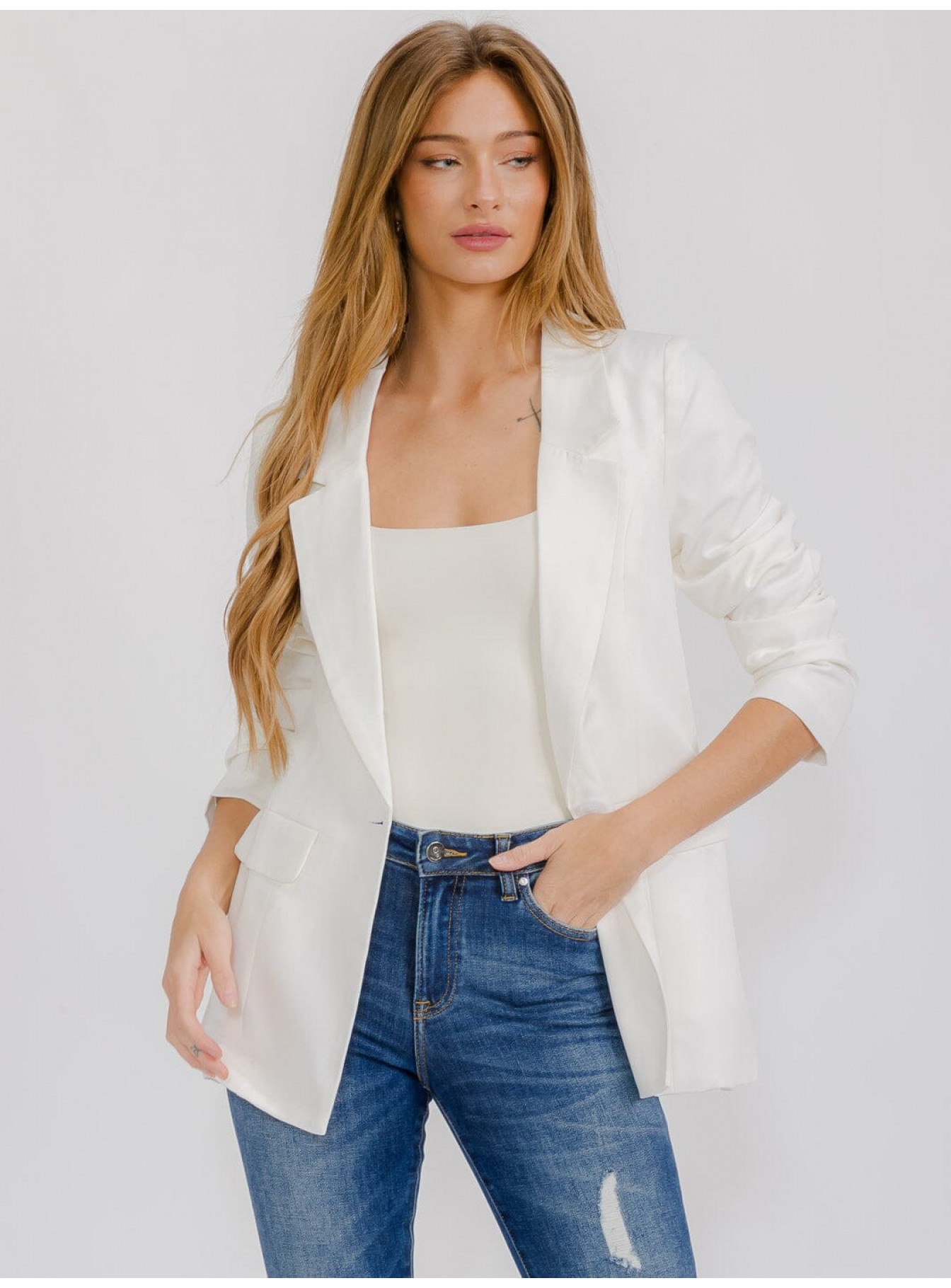 WOMEN'S LONG SLEEVE BUTTON CLOSURE BLAZER