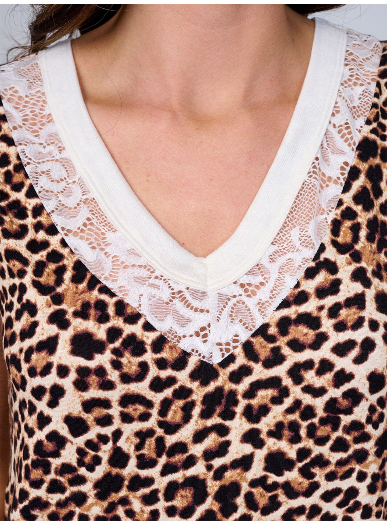 WOMEN'S SLEEVELESS V-NECK LACE TRIM ANIMAL PRINT TANK TOP WOMEN'S SLEEVELESS V-NECK LACE TRIM ANIMAL PRINT TANK TOP