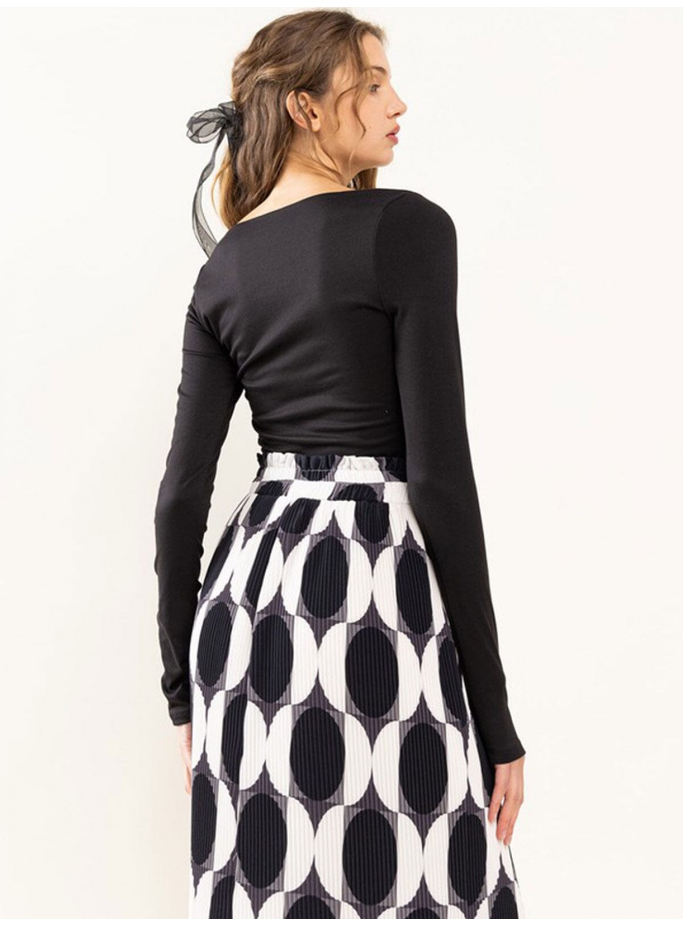 WOMEN'S LONG SLEEVE SQUARE NECK SOLID BODYSUIT