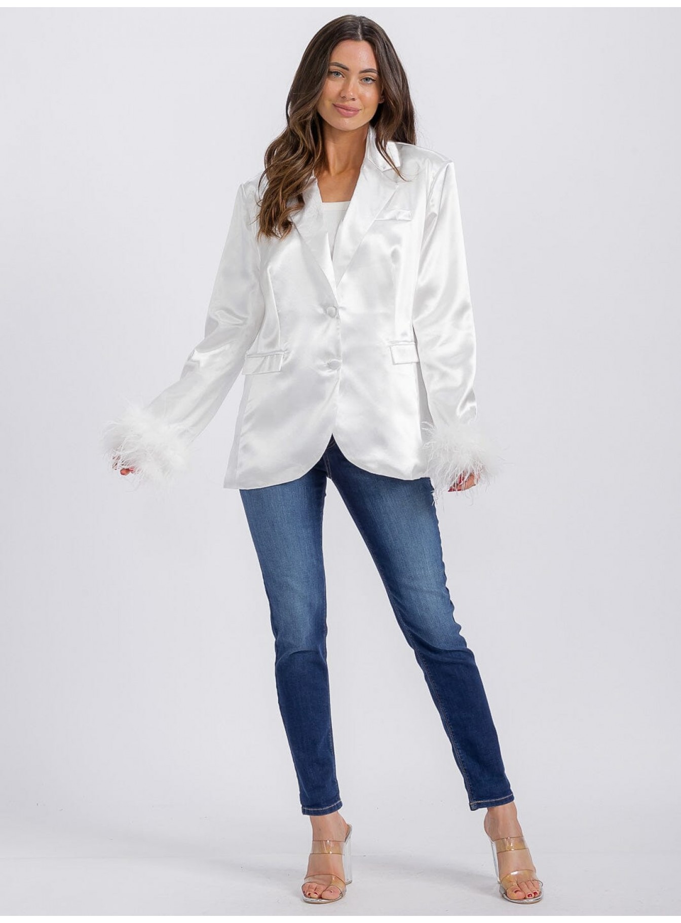 WOMEN'S LONG SLEEVE BUTTON CLOSURE FRONT POCKETS FEATHER DETAILED BLAZER WOMEN'S LONG SLEEVE BUTTON CLOSURE FRONT POCKETS FEATHER DETAILED BLAZER