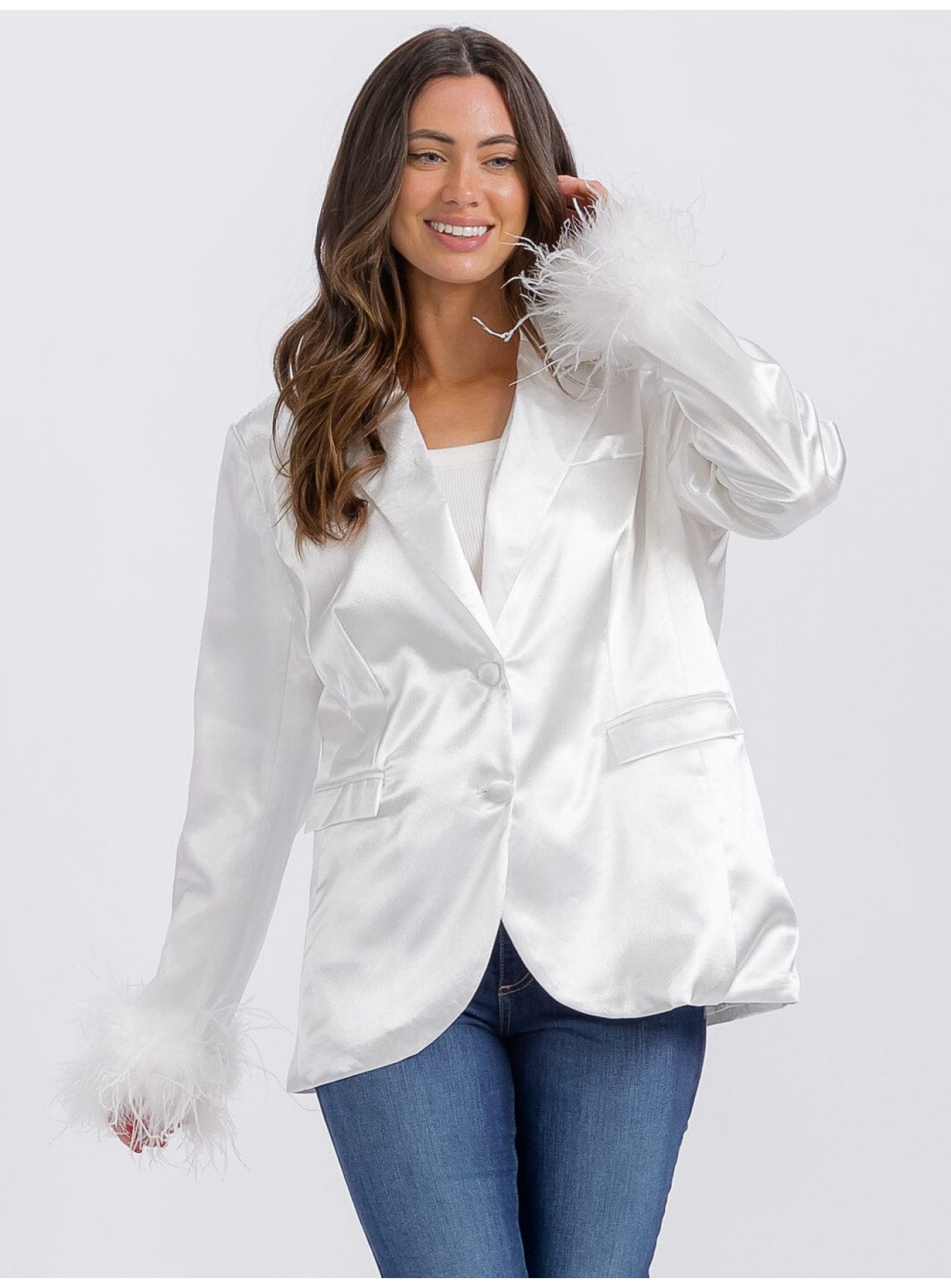 WOMEN'S LONG SLEEVE BUTTON CLOSURE FRONT POCKETS FEATHER DETAILED BLAZER