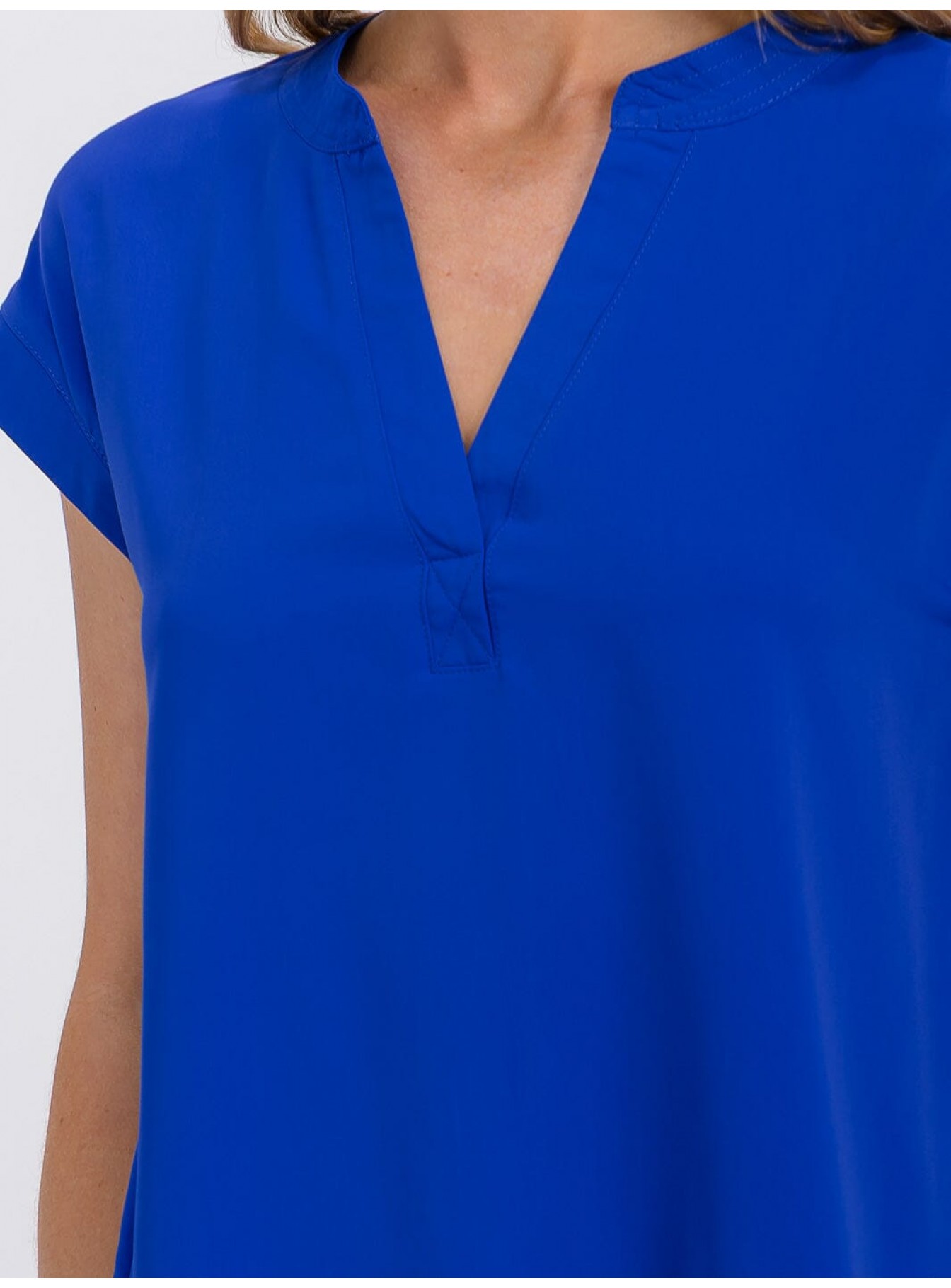 WOMEN'S SHORT SLEEVE V-NECK SOLID BLOUSE WOMEN'S SHORT SLEEVE V-NECK SOLID BLOUSE
