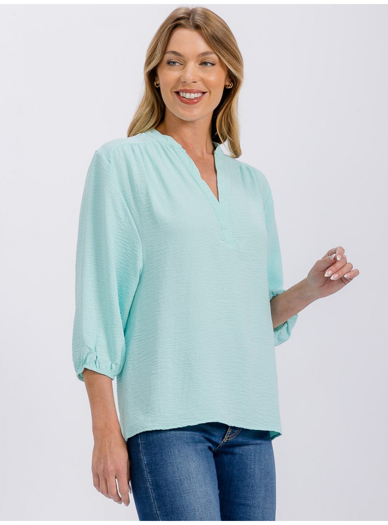 WOMEN'S 3/4 SLEEVE V-NECK HIGH-LOW BLOUSE WOMEN'S 3/4 SLEEVE V-NECK HIGH-LOW BLOUSE