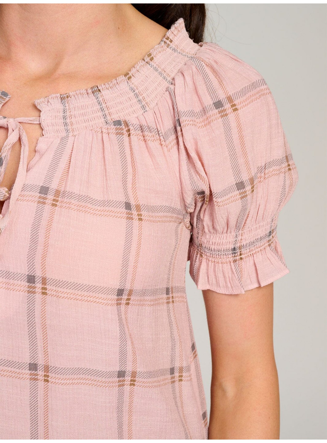 WOMEN'S SHORT PUFF SLEEVE PLAID BLOUSE WOMEN'S SHORT PUFF SLEEVE PLAID BLOUSE