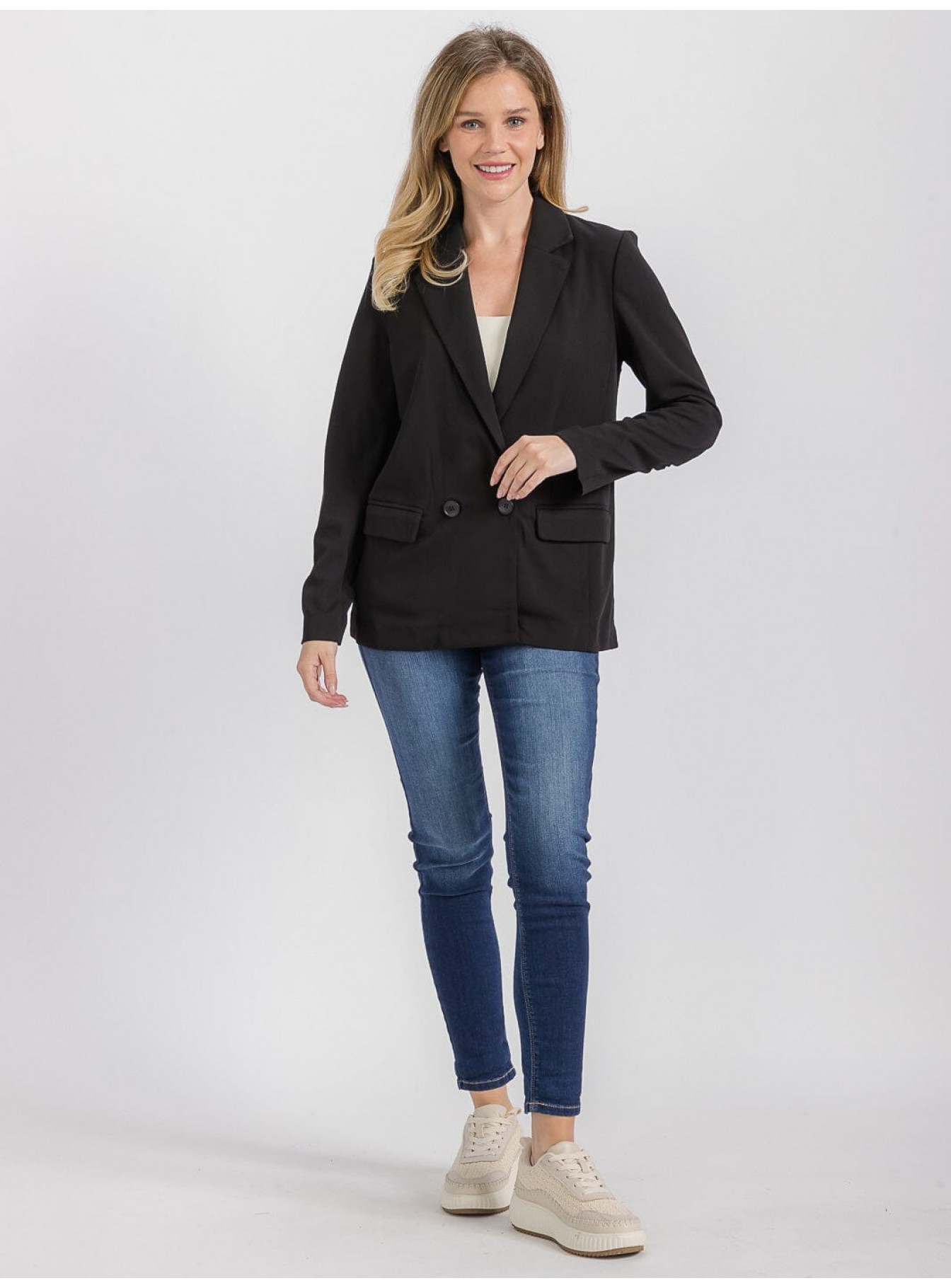 WOMEN'S LONG SLEEVE FRONT POCKETS BUTTON CLOSURE BLAZER WOMEN'S LONG SLEEVE FRONT POCKETS BUTTON CLOSURE BLAZER