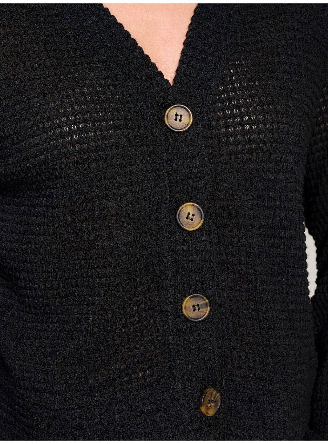 WOMEN'S LONG SLEEVE V-NECK BUTTON CLOSURE KNIT TOP WOMEN'S LONG SLEEVE V-NECK BUTTON CLOSURE KNIT TOP