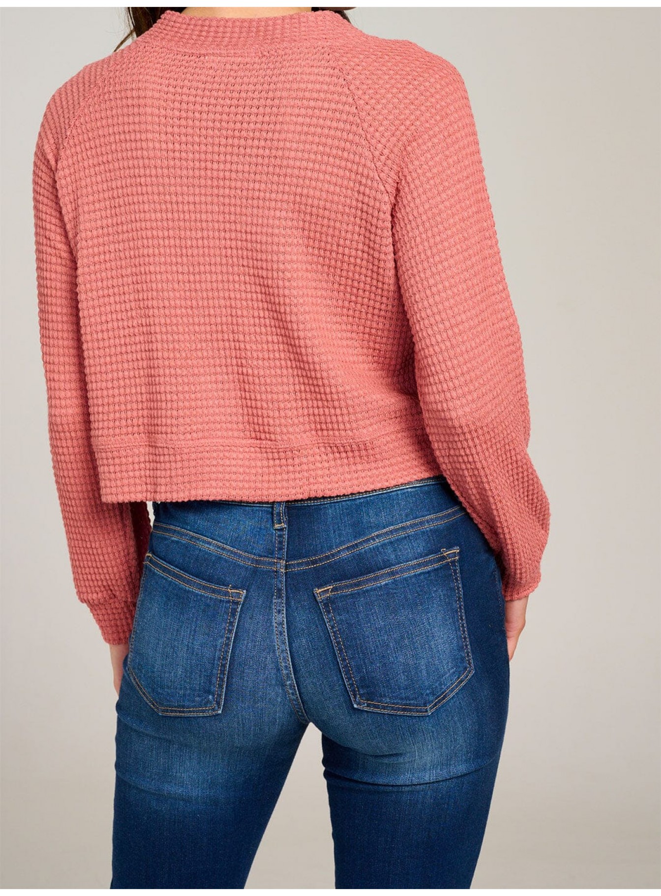 WOMEN'S LONG SLEEVE V-NECK BUTTON CLOSURE KNIT TOP WOMEN'S LONG SLEEVE V-NECK BUTTON CLOSURE KNIT TOP