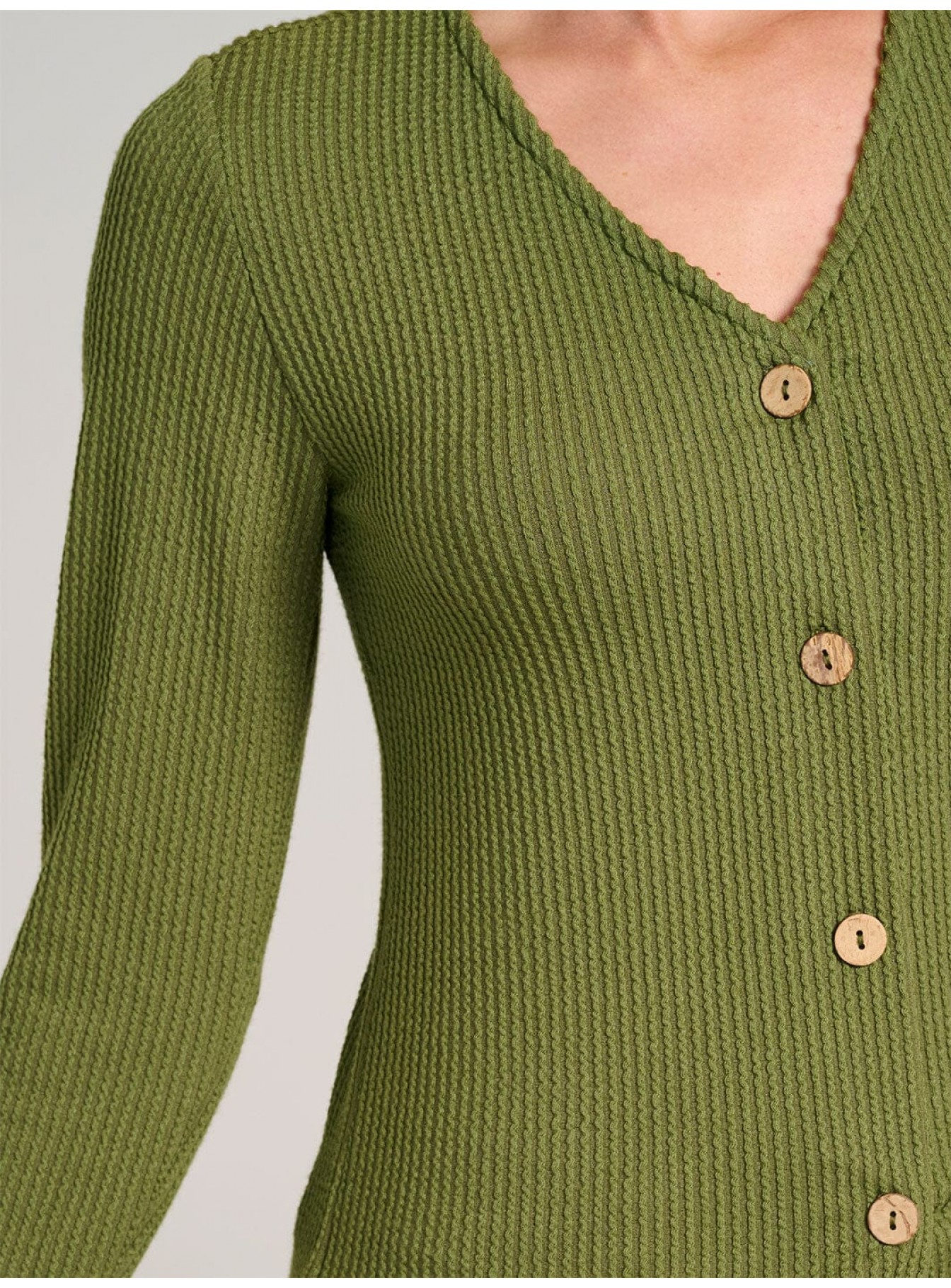 WOMEN'S LONG SLEEVE BUTTON CLOSURE RIBBED TOP WOMEN'S LONG SLEEVE BUTTON CLOSURE RIBBED TOP