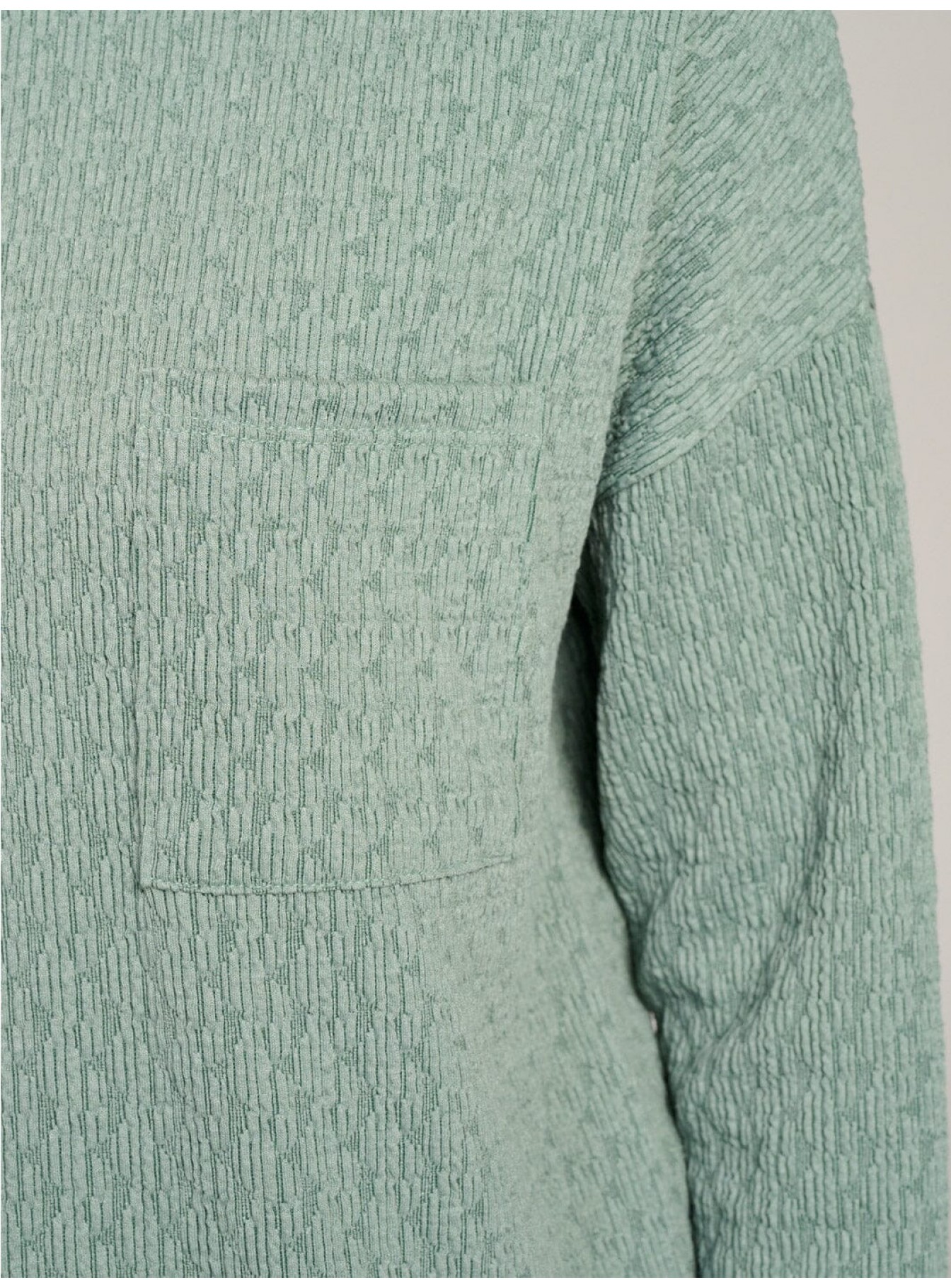 WOMEN'S LONG SLEEVE FRONT POCKET DETAILED BLOUSE