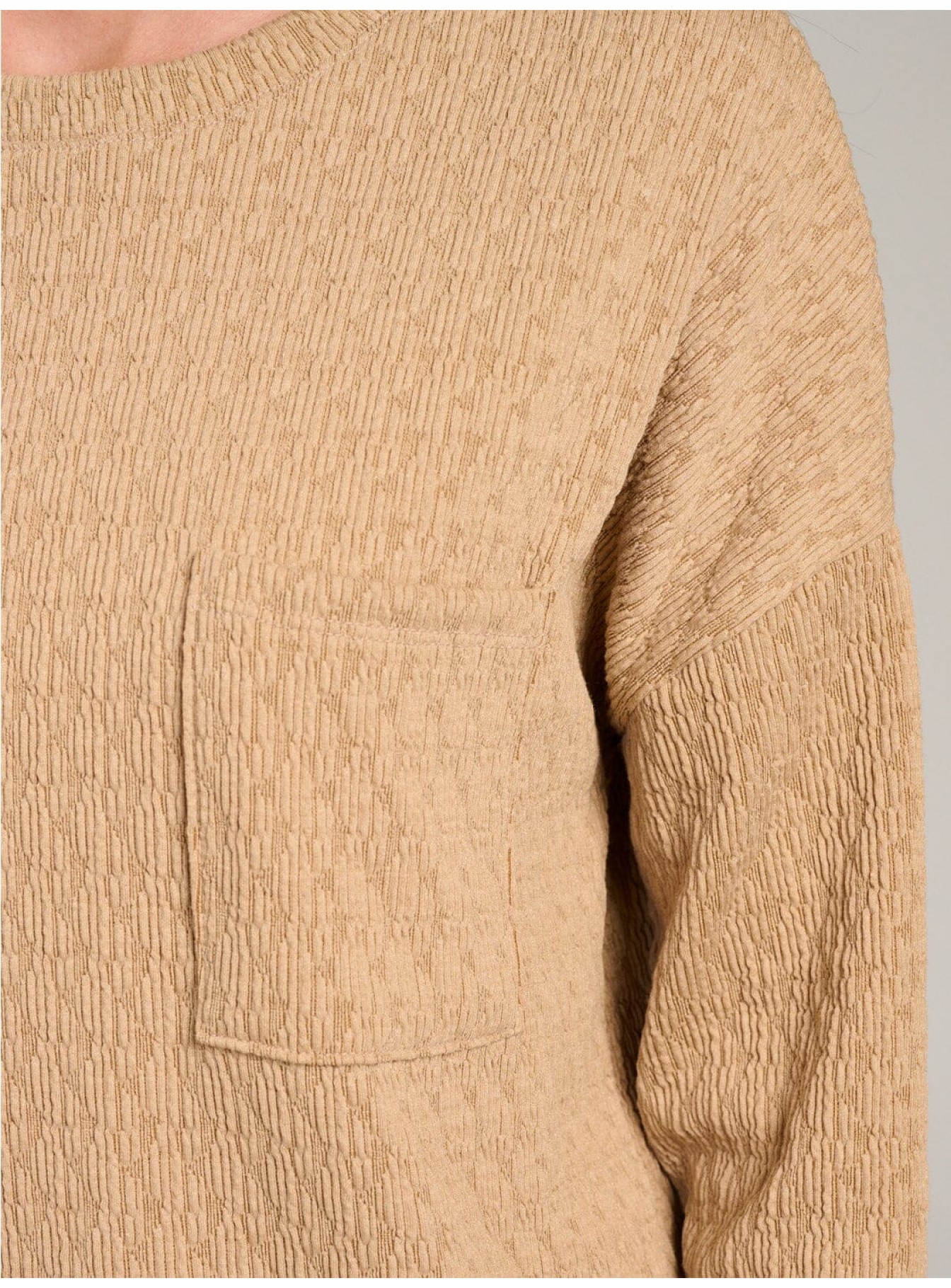 WOMEN'S LONG SLEEVE FRONT POCKET DETAILED BLOUSE