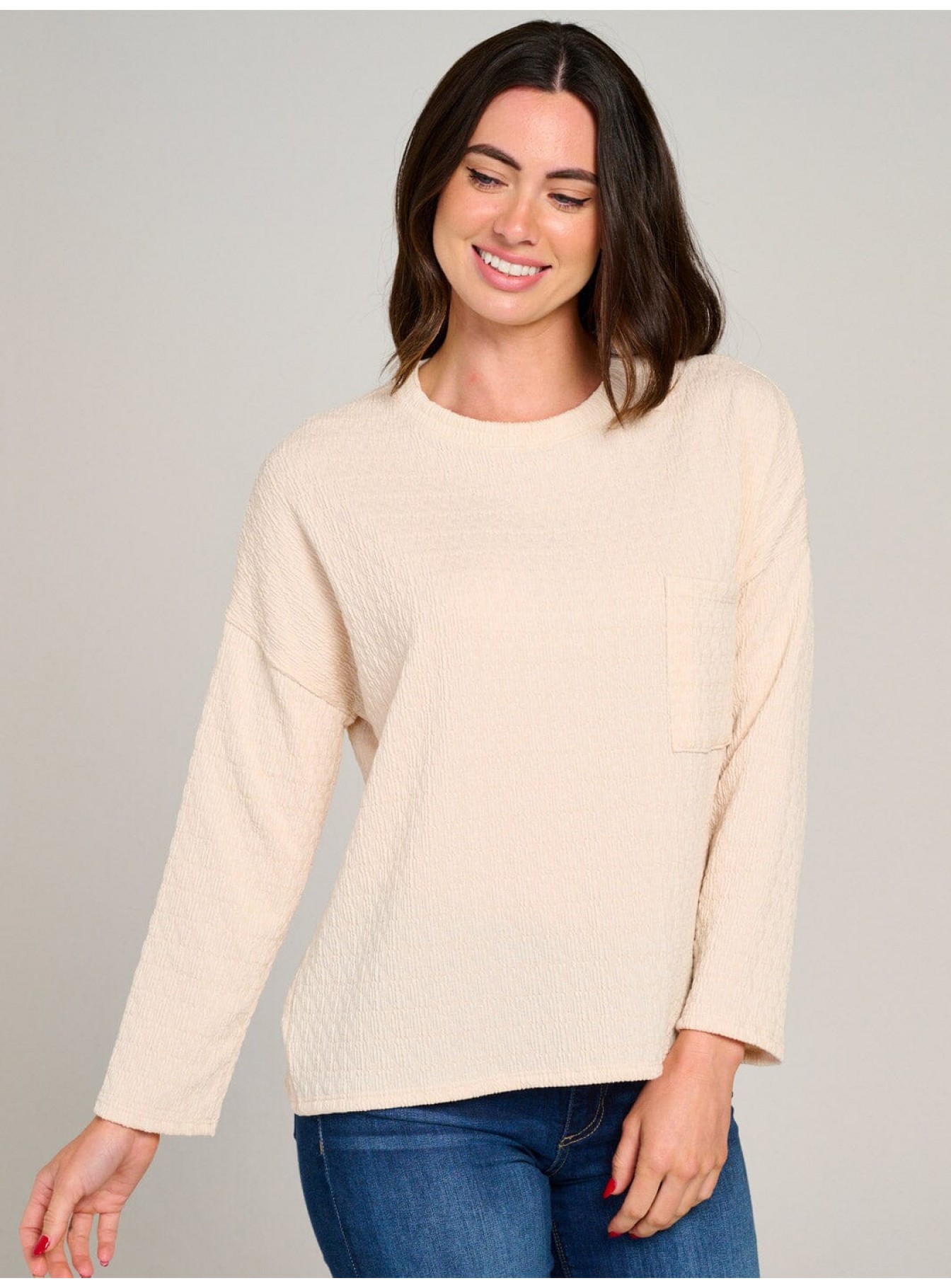 WOMEN'S LONG SLEEVE FRONT POCKET DETAILE...