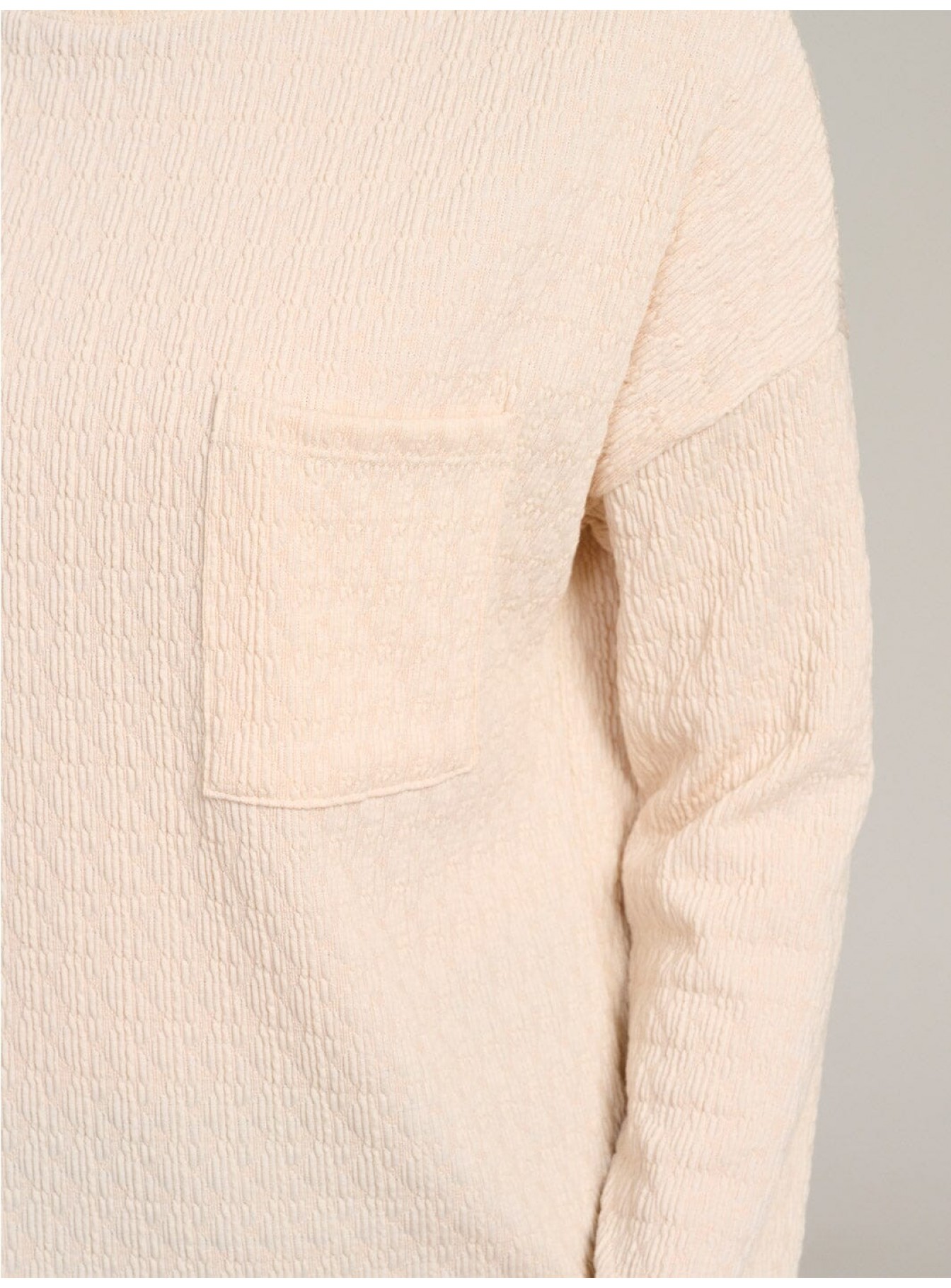 WOMEN'S LONG SLEEVE FRONT POCKET DETAILED BLOUSE