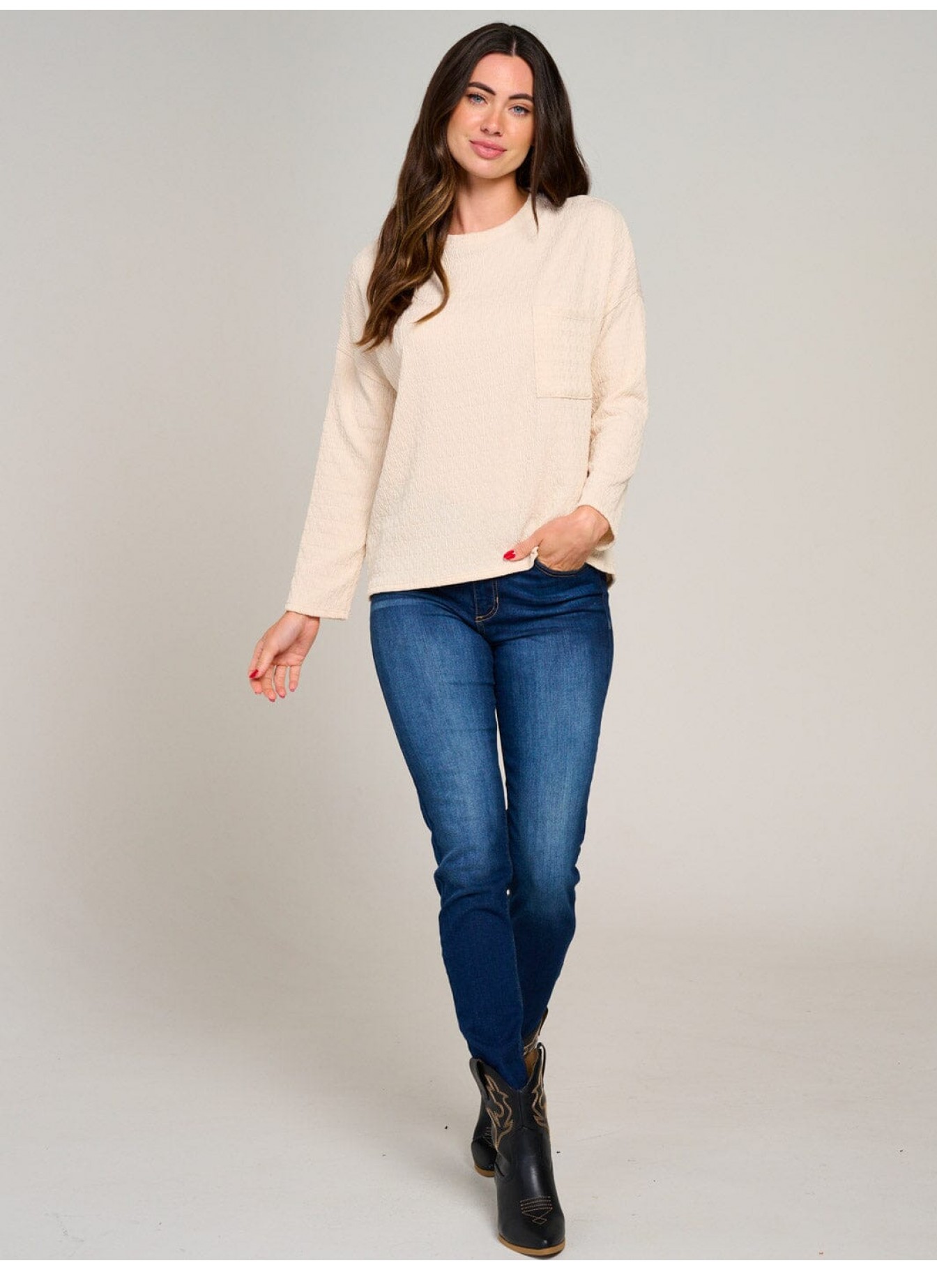 WOMEN'S LONG SLEEVE FRONT POCKET DETAILED BLOUSE