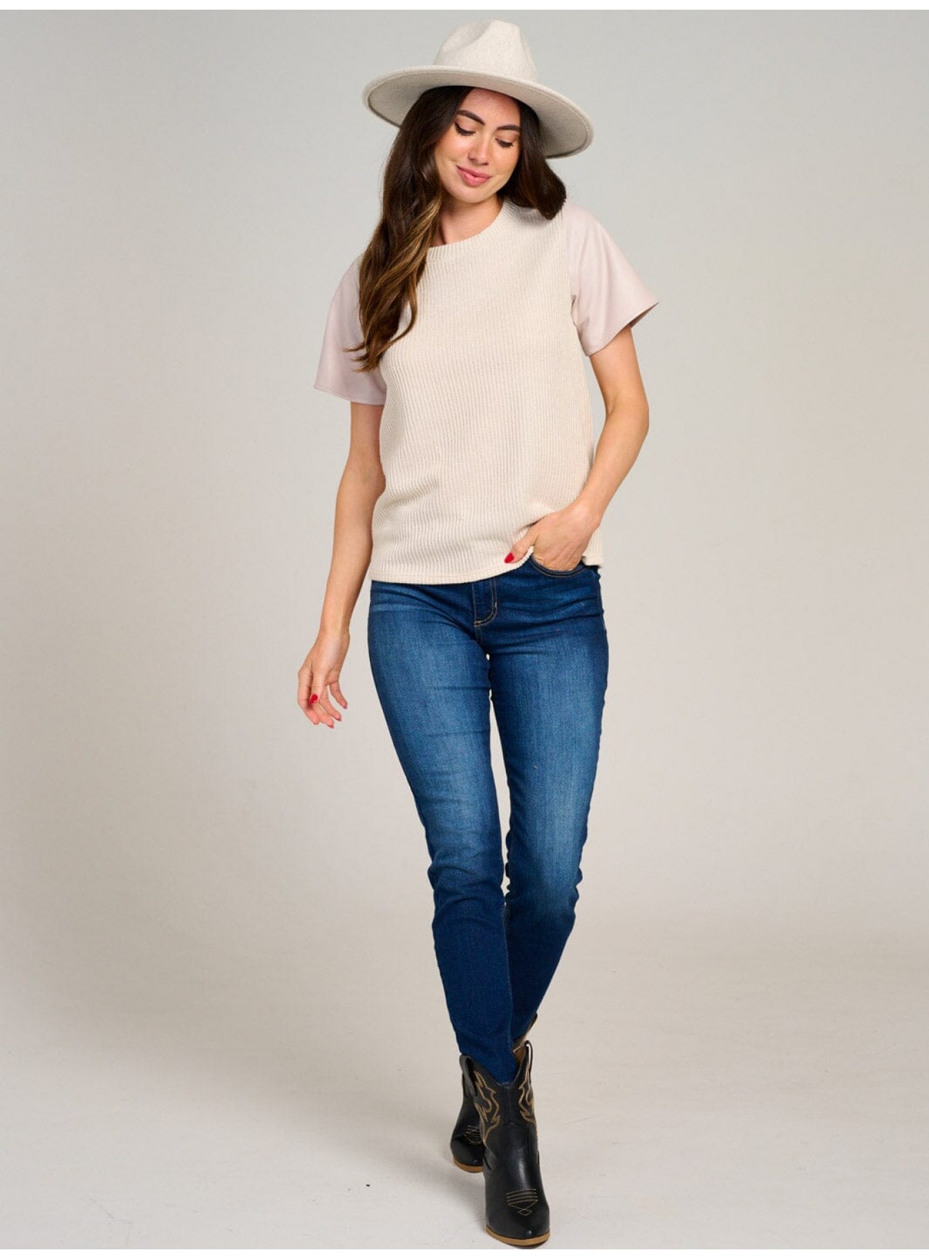 WOMEN'S SHORT SLEEVE KNIT CONTRAST PU PLEATHER BLOUSE