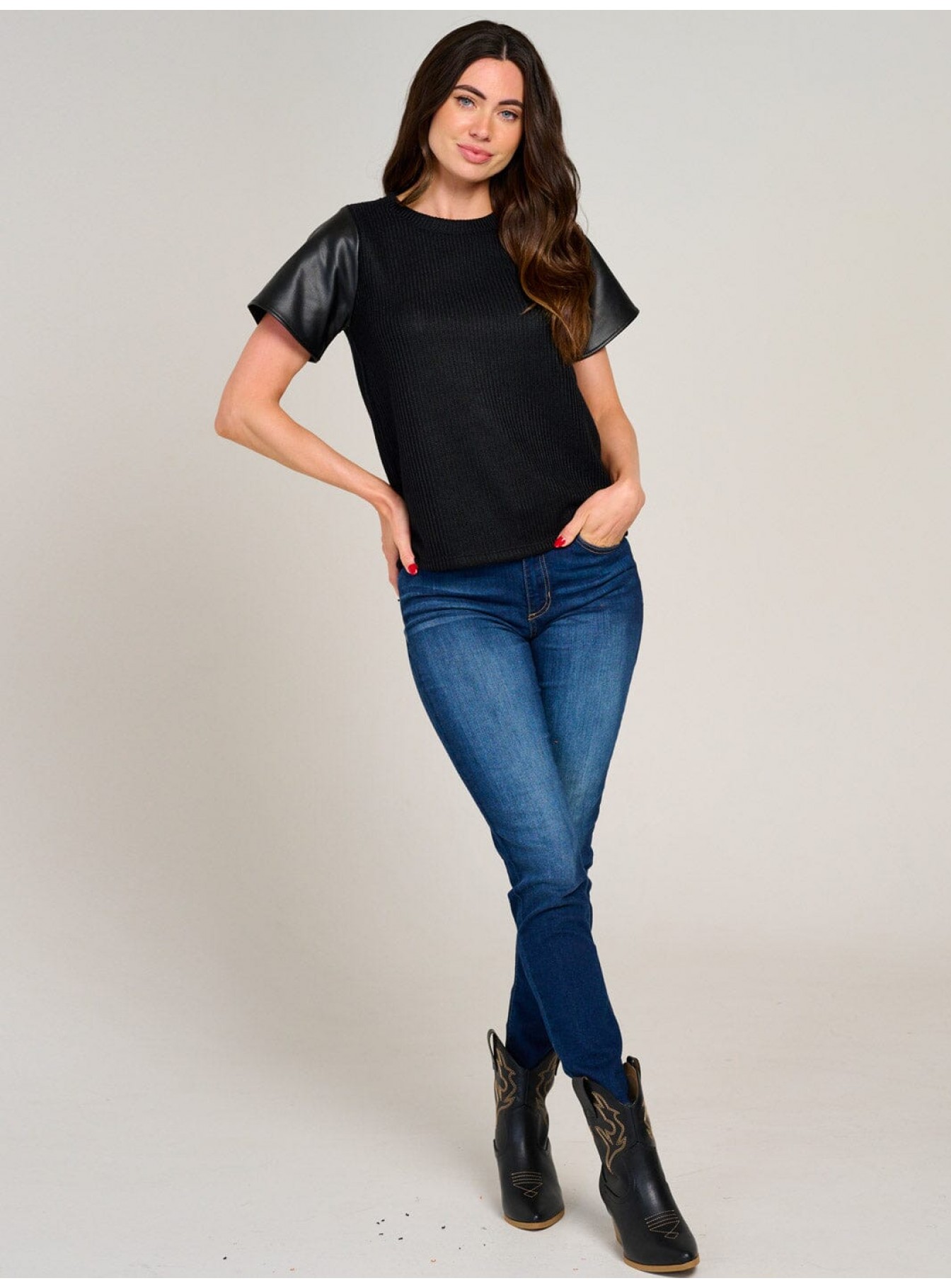 WOMEN'S SHORT SLEEVE KNIT CONTRAST PU PLEATHER BLOUSE