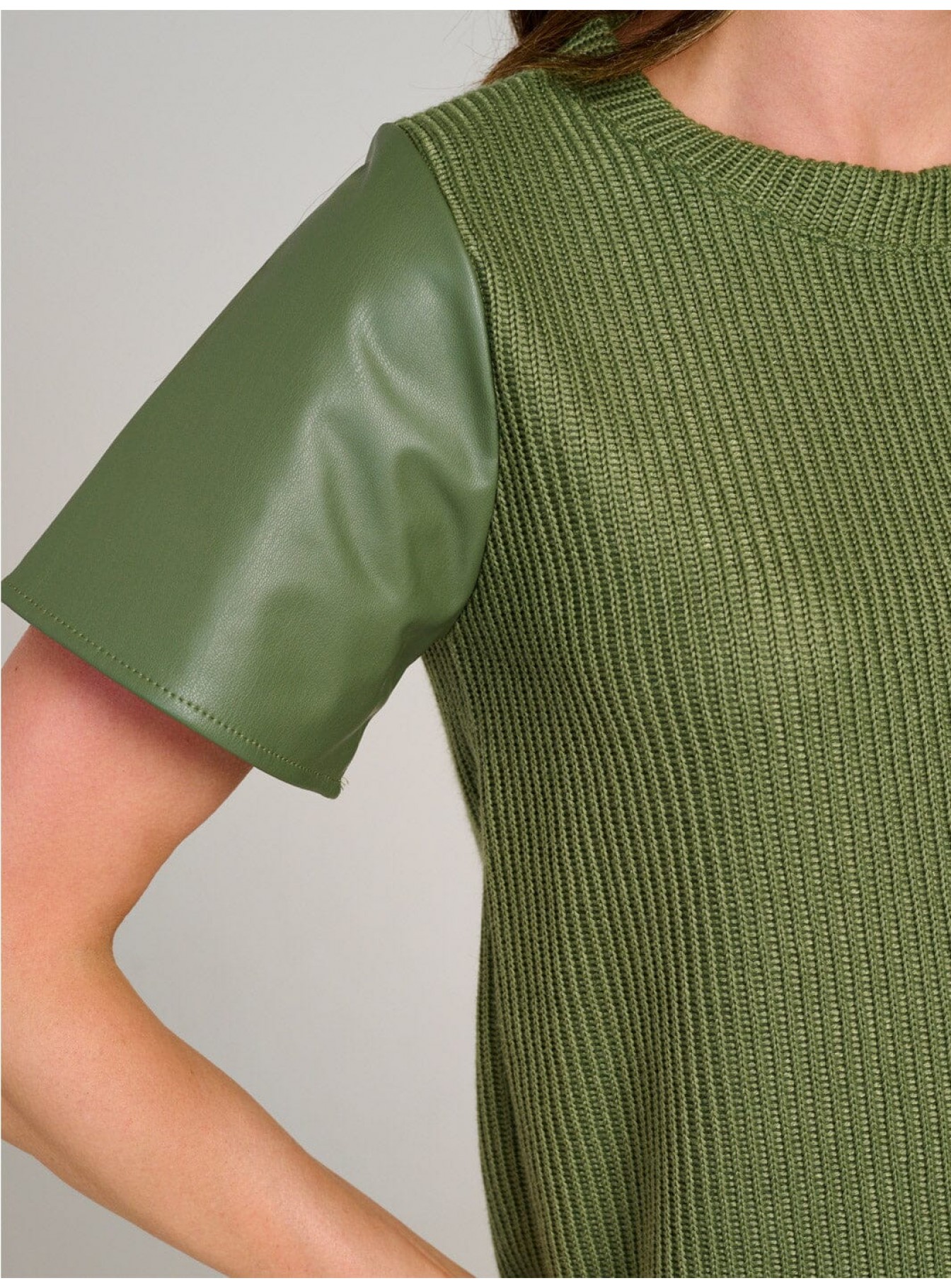 WOMEN'S SHORT SLEEVE KNIT CONTRAST PU PLEATHER BLOUSE