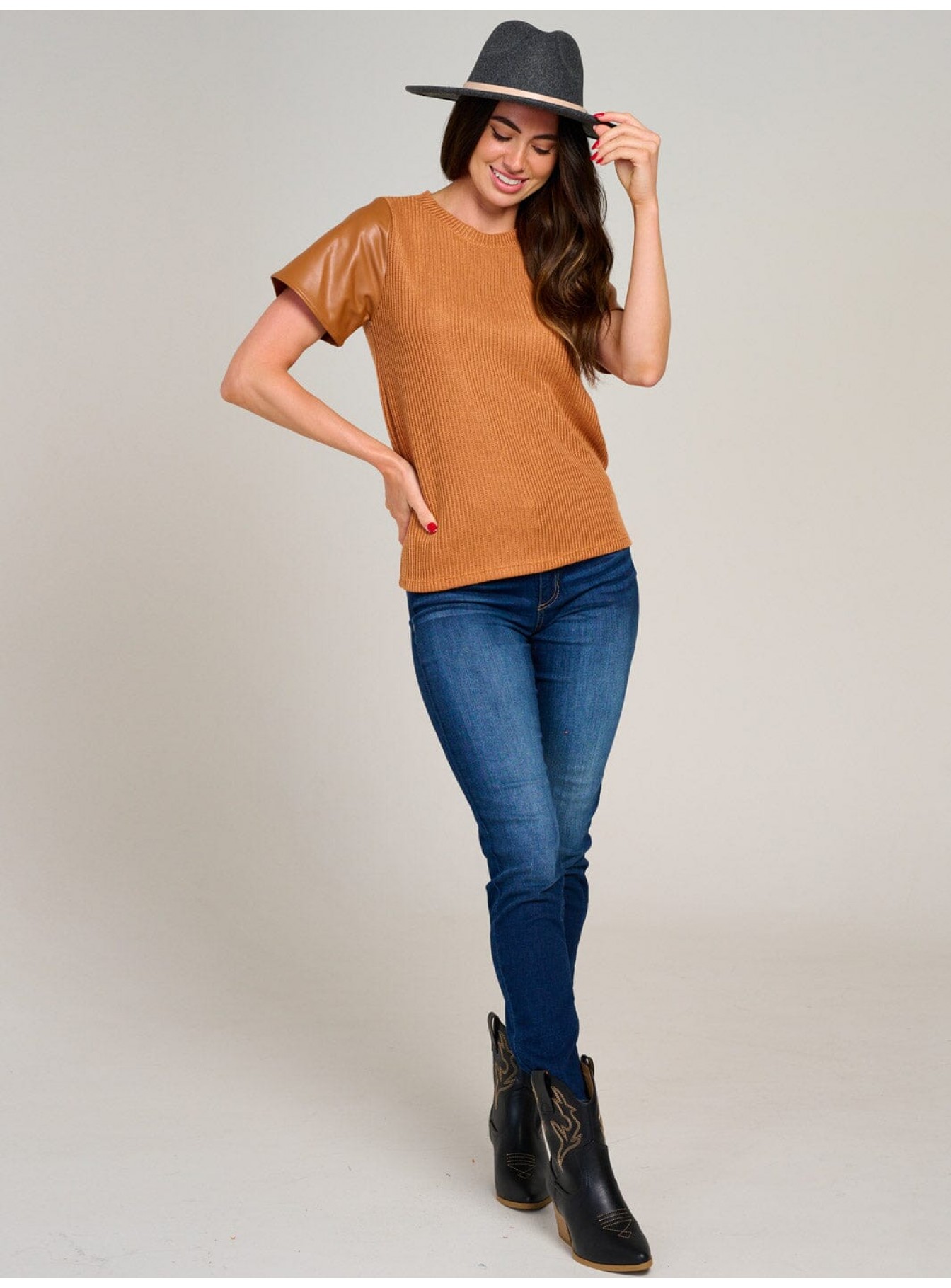 WOMEN'S SHORT SLEEVE KNIT CONTRAST PU PLEATHER BLOUSE