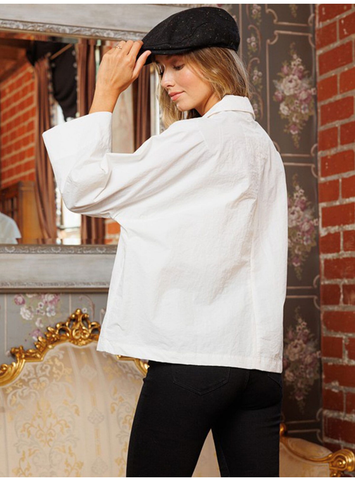 WOMEN'S LONG SLEEVE BUTTON CLOSURE FRONT POCKETS BLAZER