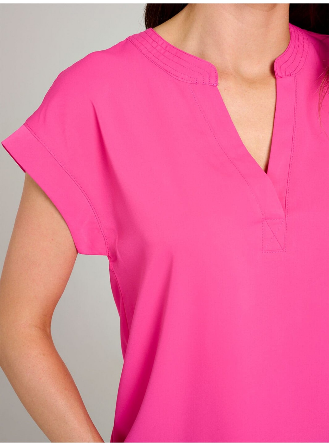 WOMEN'S SHORT SLEEVE V-NECK SOLID BLOUSE WOMEN'S SHORT SLEEVE V-NECK SOLID BLOUSE