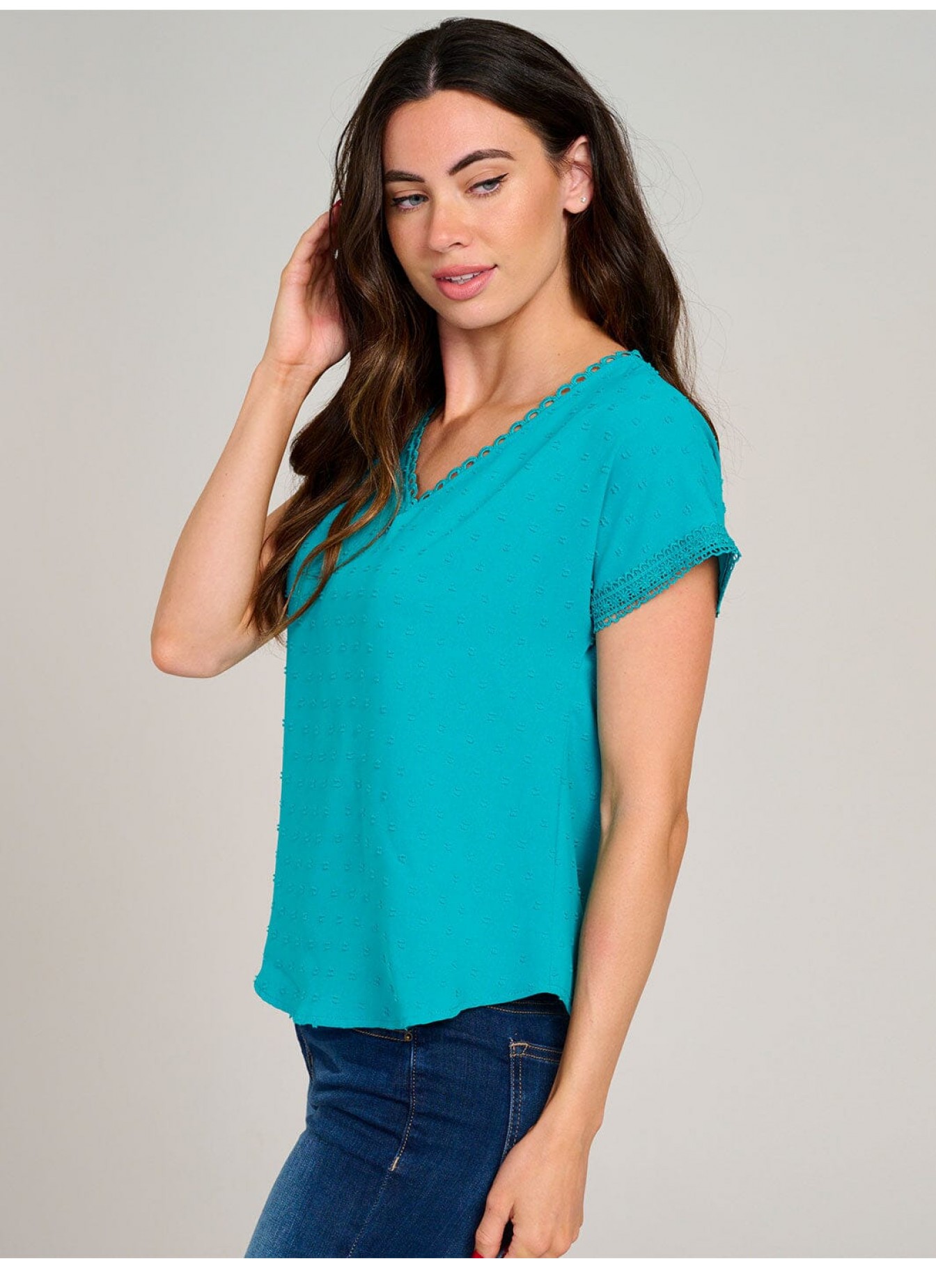 WOMEN'S SHORT SLEEVE V-NECK SWISS BACK DETAILED BLOUSE