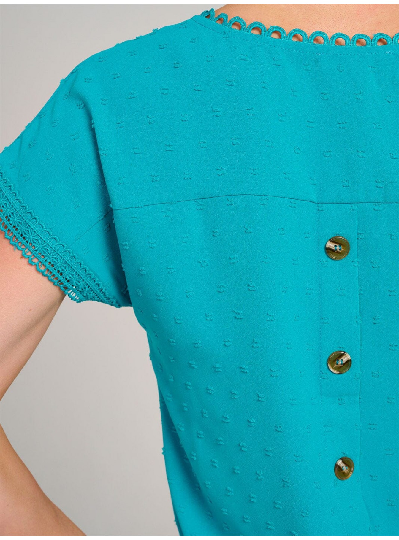 WOMEN'S SHORT SLEEVE V-NECK SWISS BACK DETAILED BLOUSE