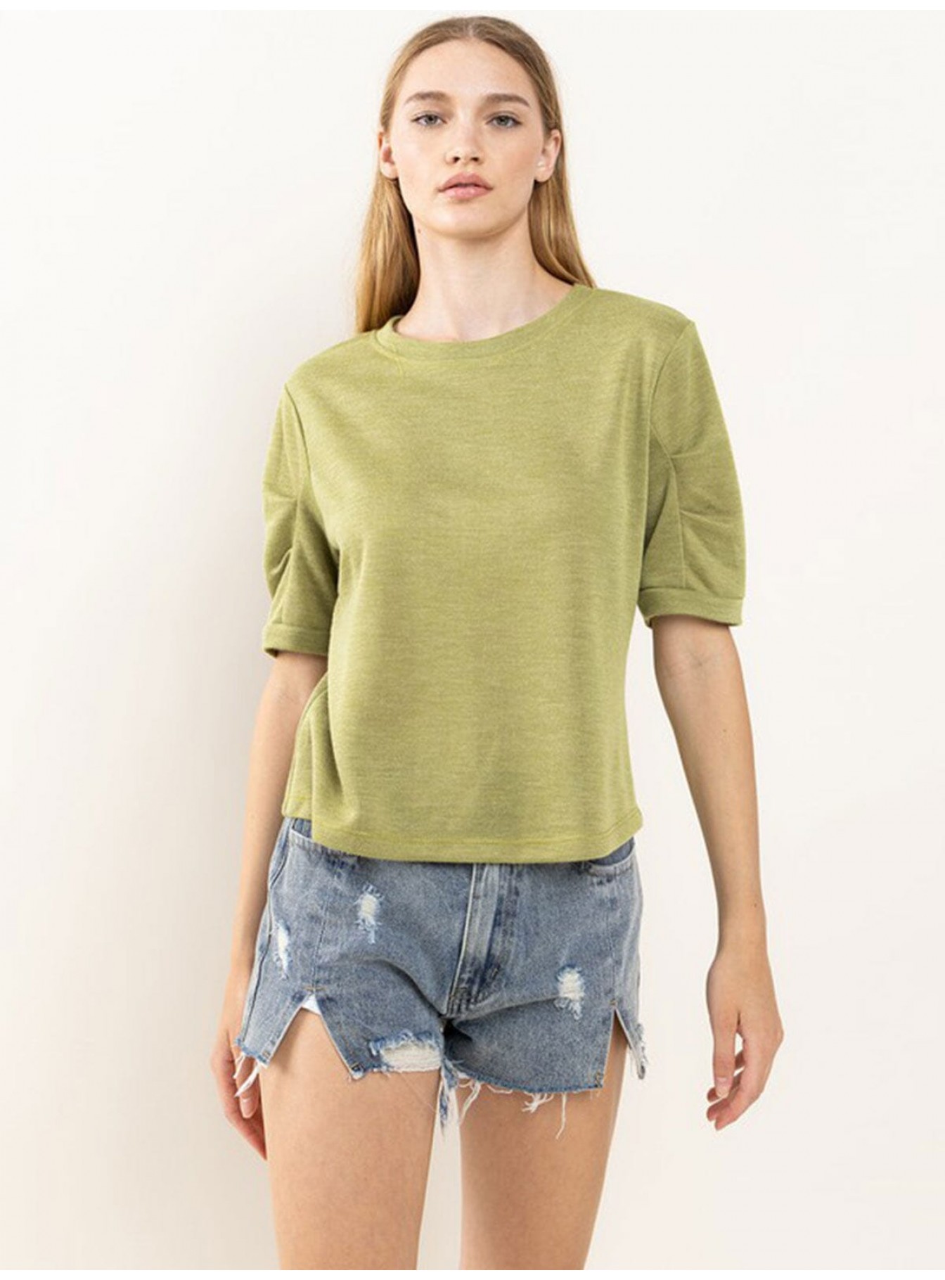 WOMEN'S SHORT RUCHED SLEEVE SOLID TOP