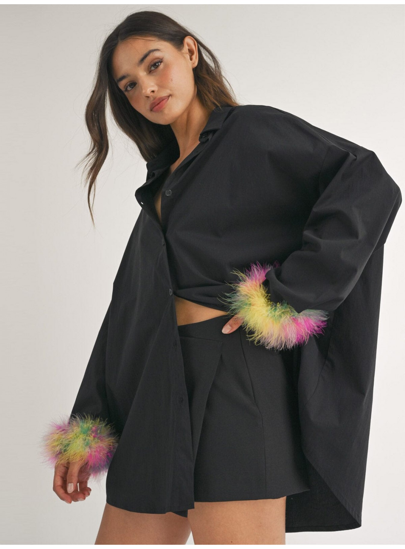 WOMEN'S LONG DETAILED SLEEVE BUTTON UP O...