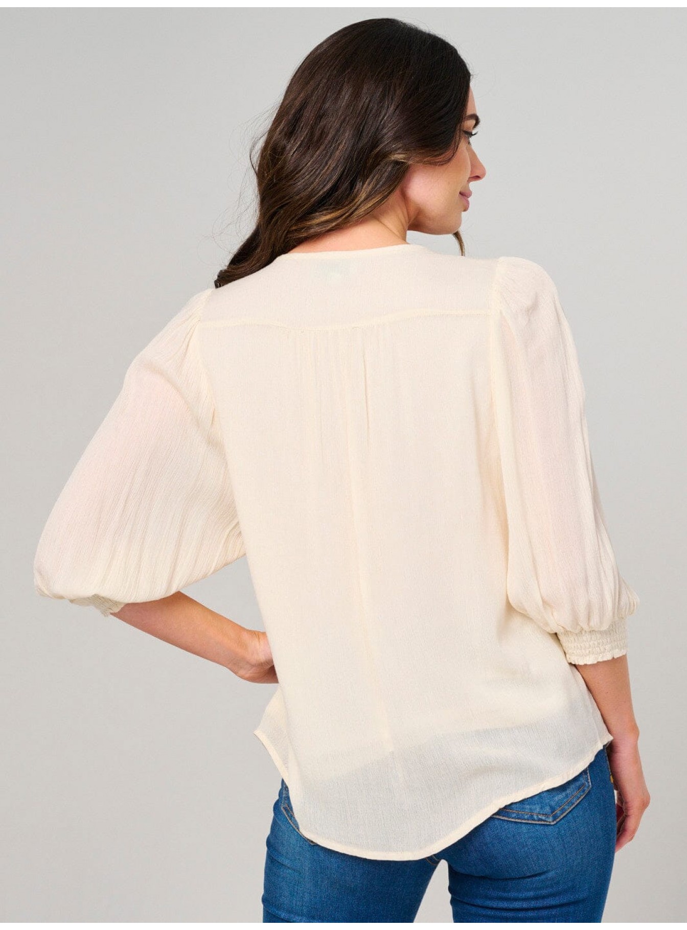 WOMEN'S 3/4 PUFF SLEEVE BUTTON CLOSURE DETAILED BLOUSE