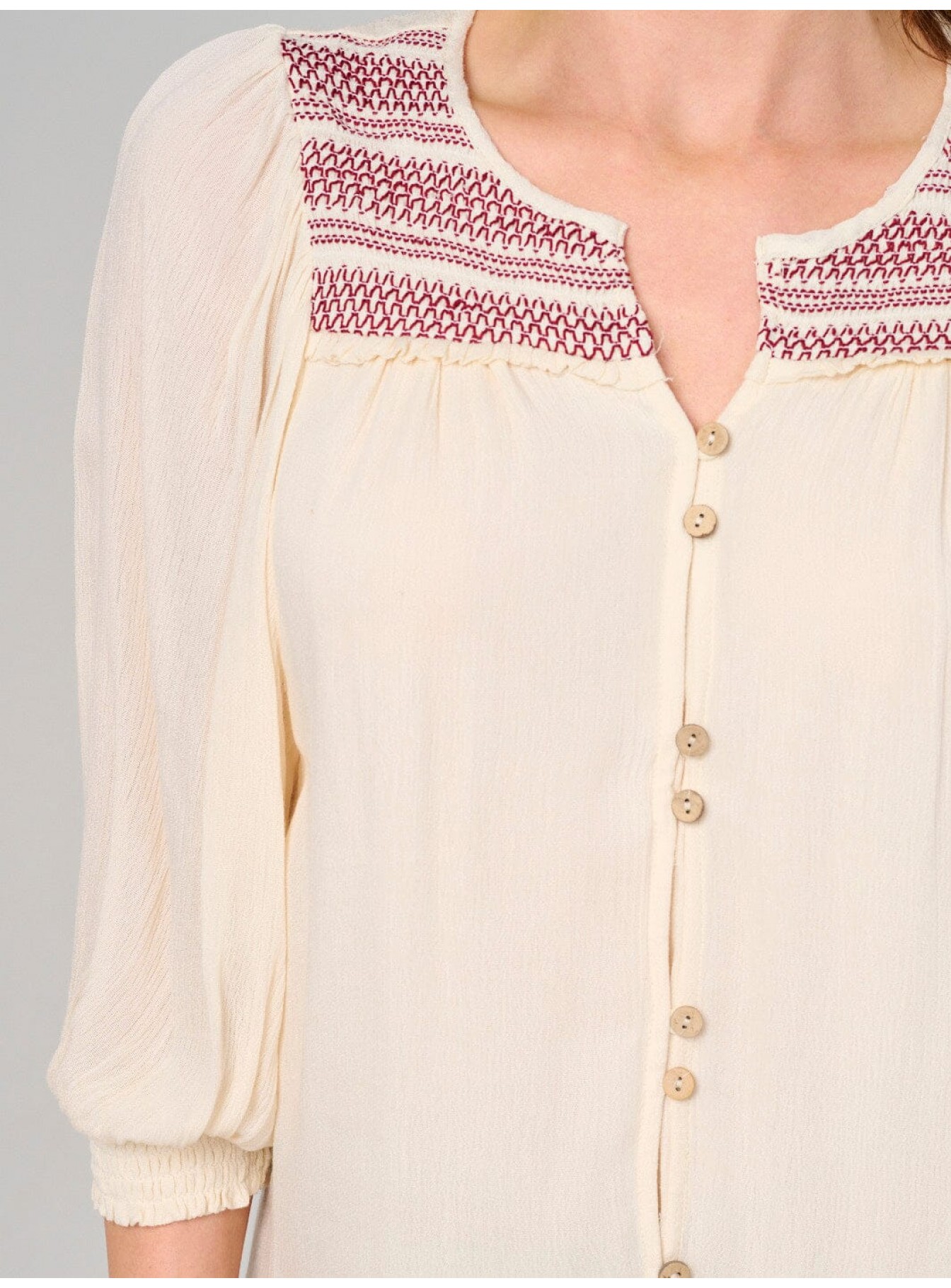 WOMEN'S 3/4 PUFF SLEEVE BUTTON CLOSURE DETAILED BLOUSE