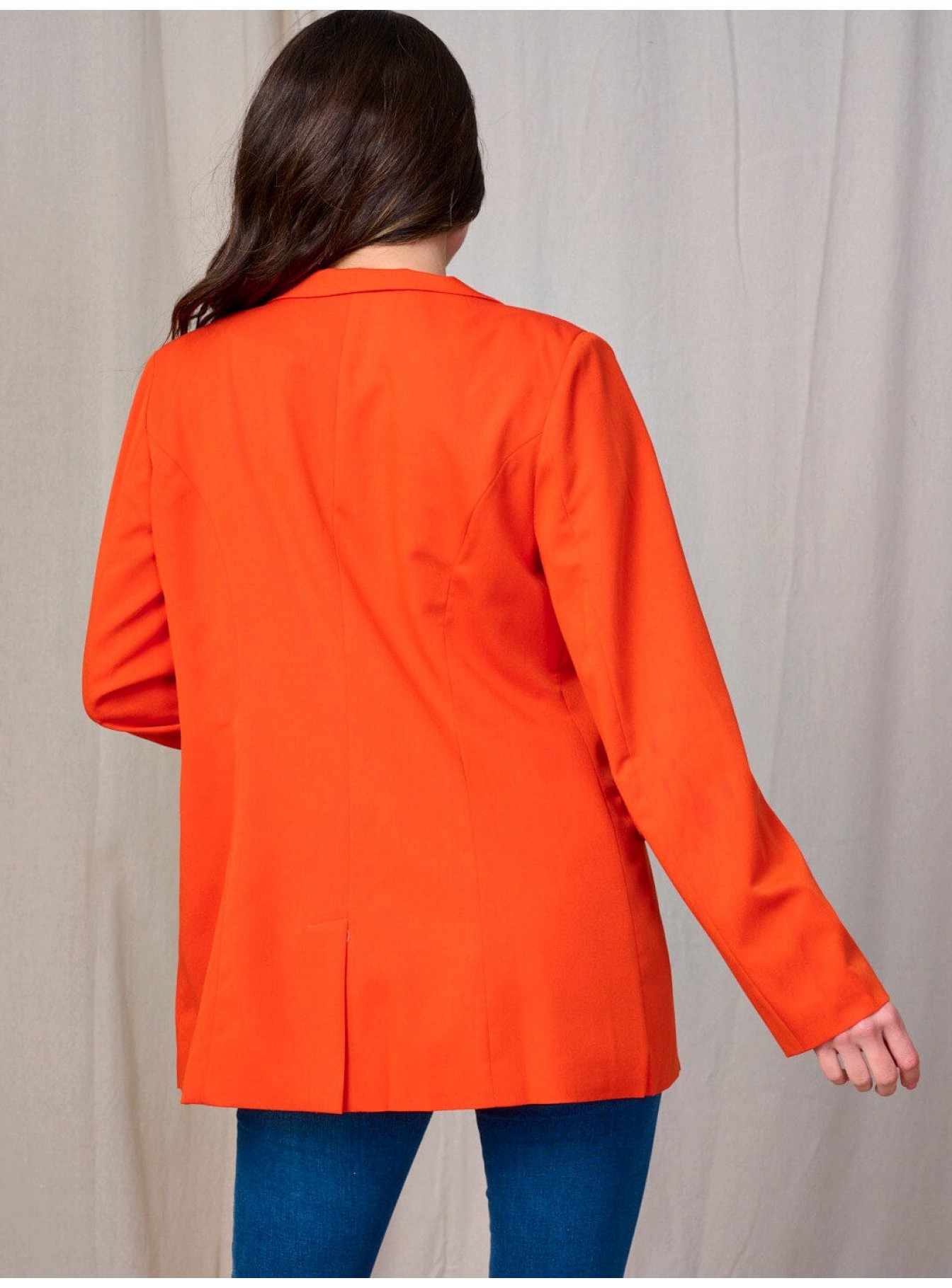 WOMEN'S LONG SLEEVE BUTTON CLOSURE BLAZER