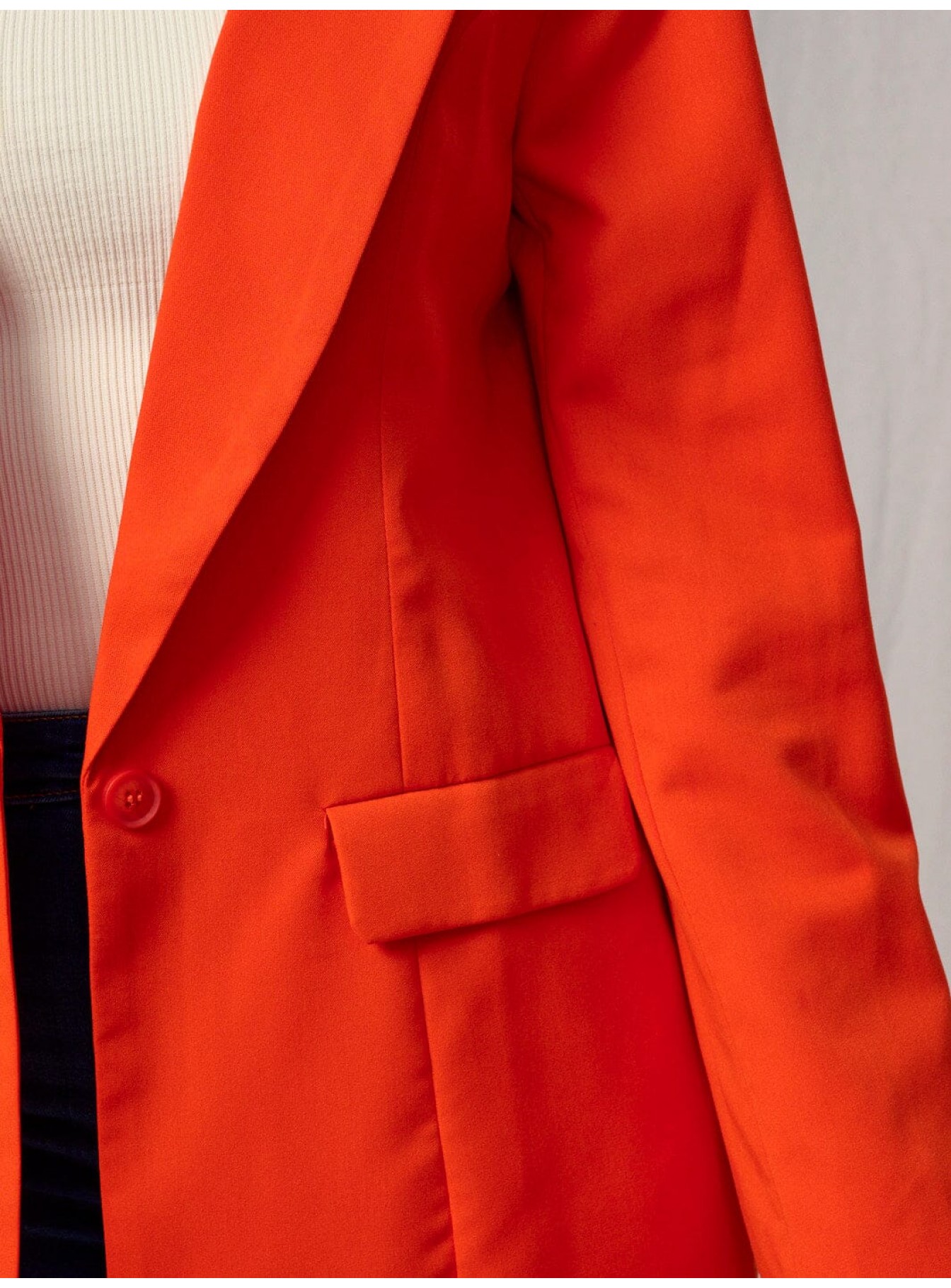 WOMEN'S LONG SLEEVE BUTTON CLOSURE BLAZER