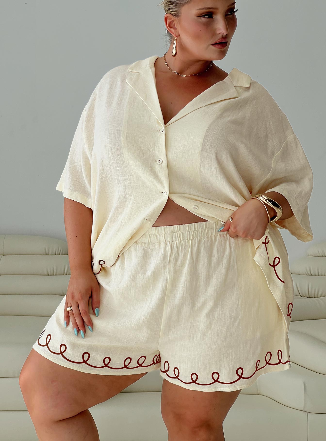 Jamari Linen Blend Shorts Cream Brown Cu...