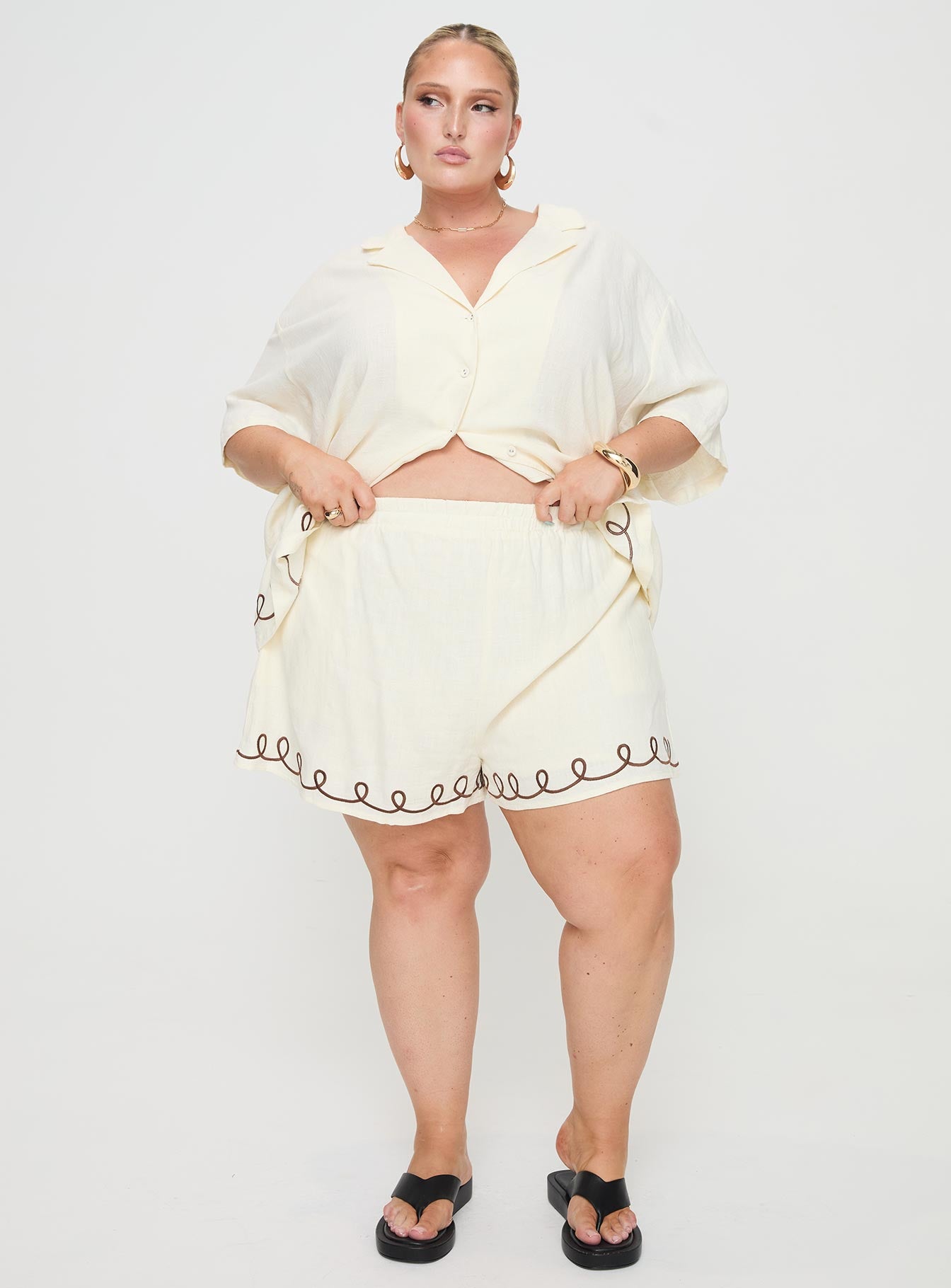 Jamari Linen Blend Shorts Cream Brown Curve