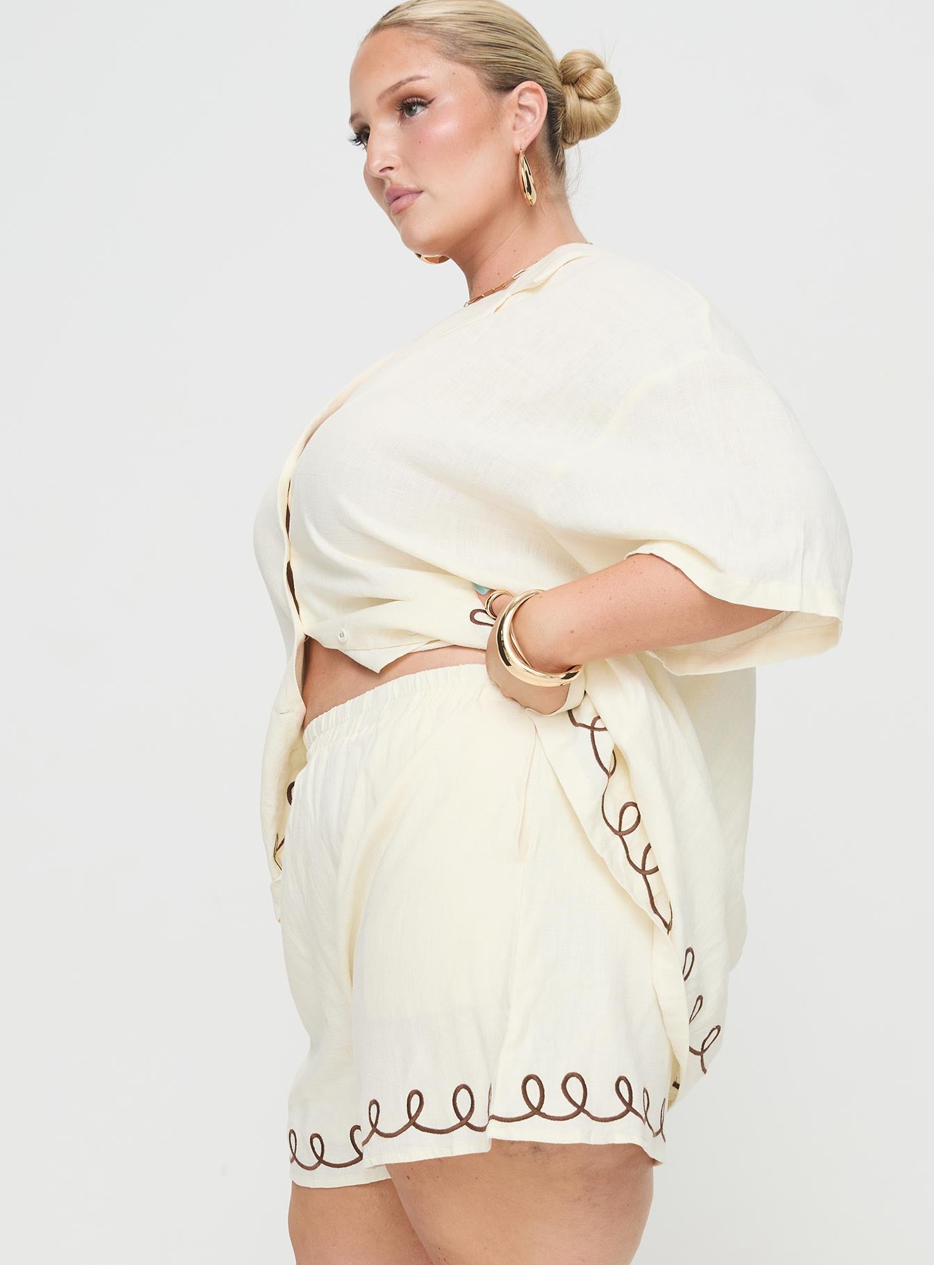 Jamari Linen Blend Shorts Cream Brown Curve