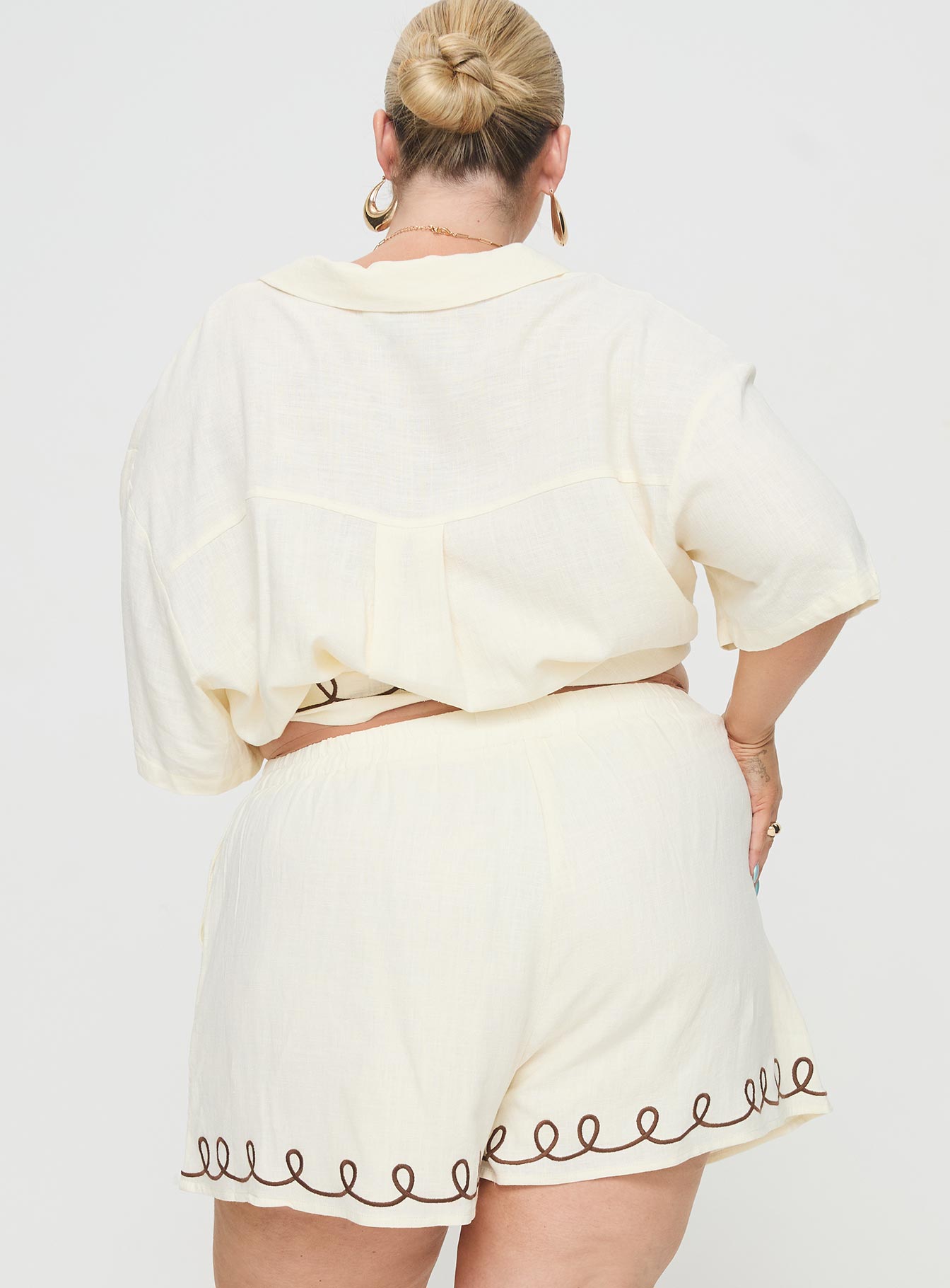 Jamari Linen Blend Shorts Cream Brown Curve